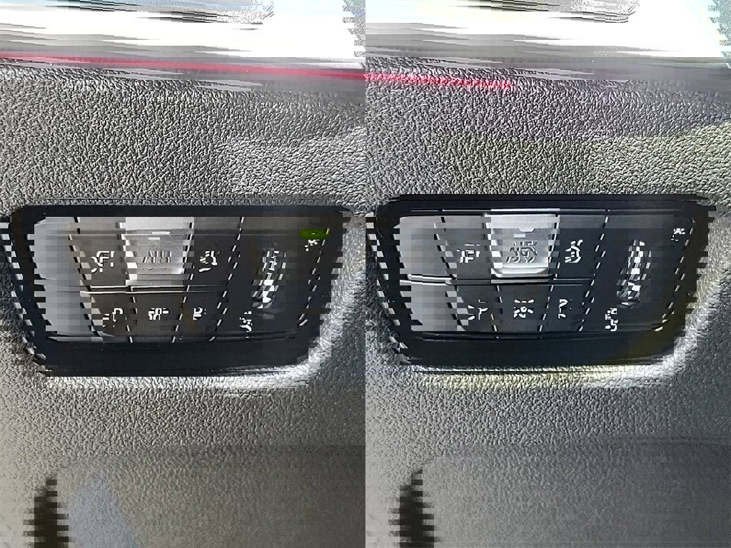 Used 2024 BMW M440i Coupe w/ Premium Package image 16