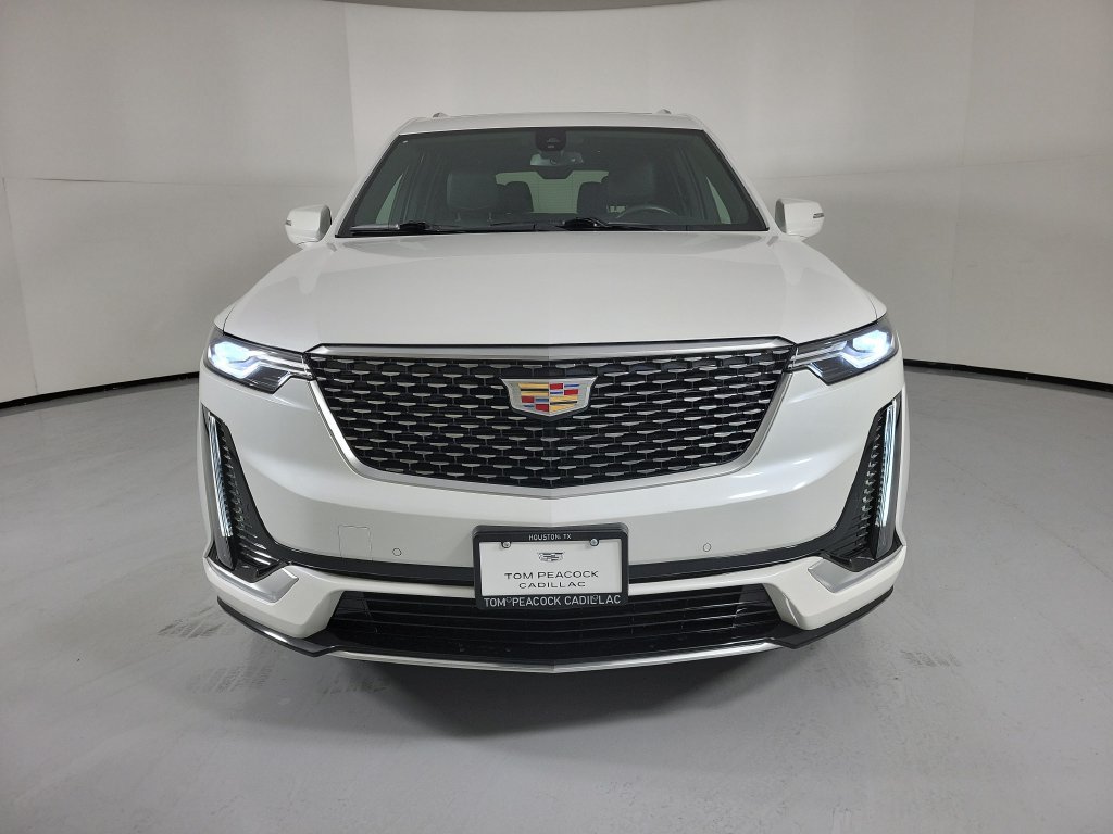 Used 2024 Cadillac XT6 Luxury FWD image 2