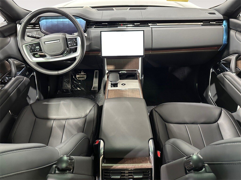 Used 2025 Land Rover Range Rover SE AWD/4WD image 10