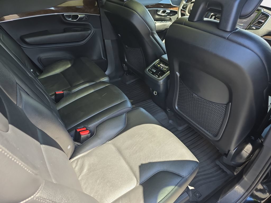 Used 2016 Volvo XC90 T6 Momentum w/ Momentum Plus Package AWD/4WD image 14