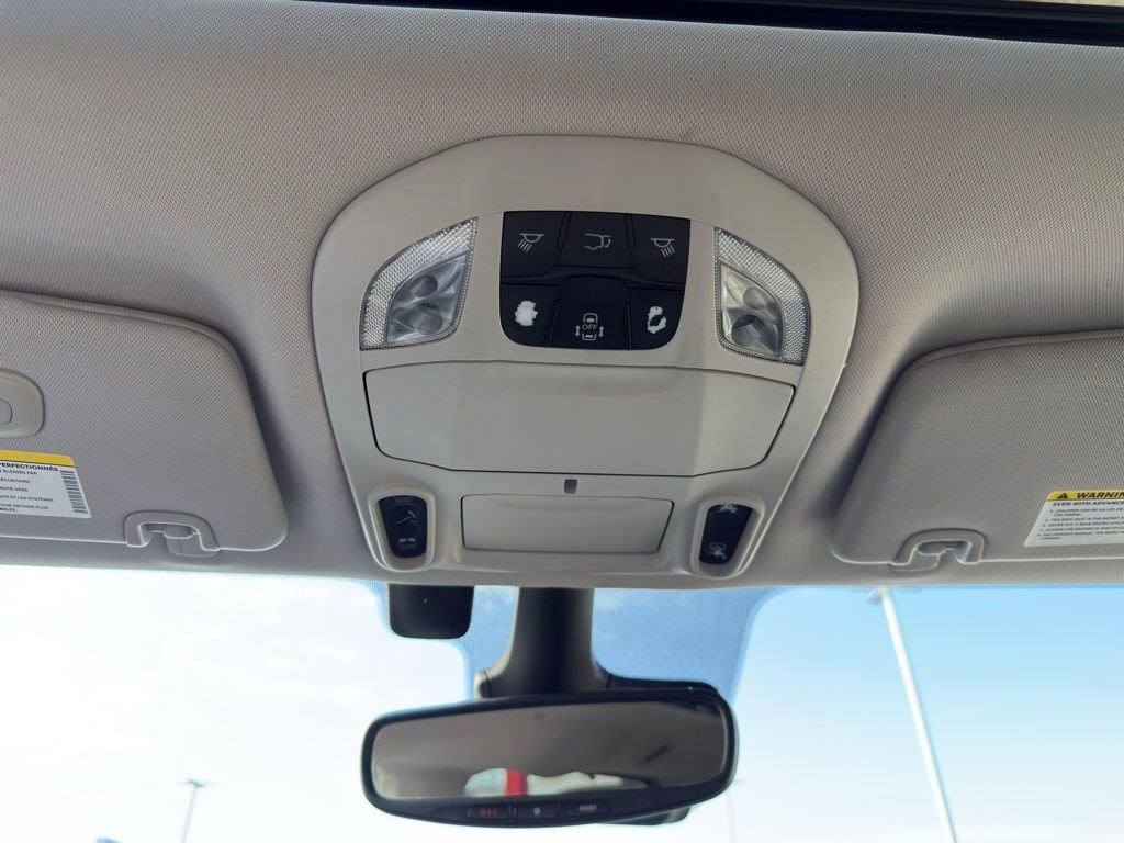 Used 2017 Chrysler Pacifica Limited image 31