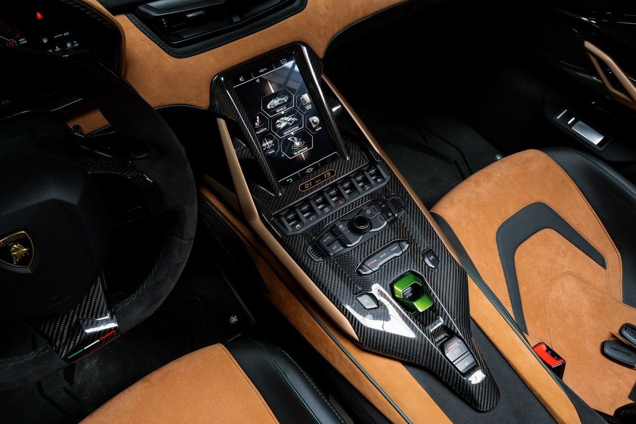Used 2021 Lamborghini Sian Roadster AWD/4WD image 37