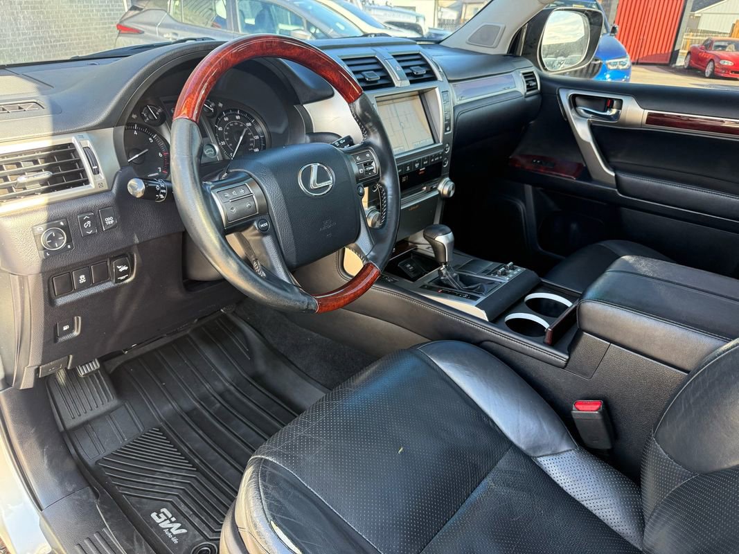 Used 2011 Lexus GX 460 image 22