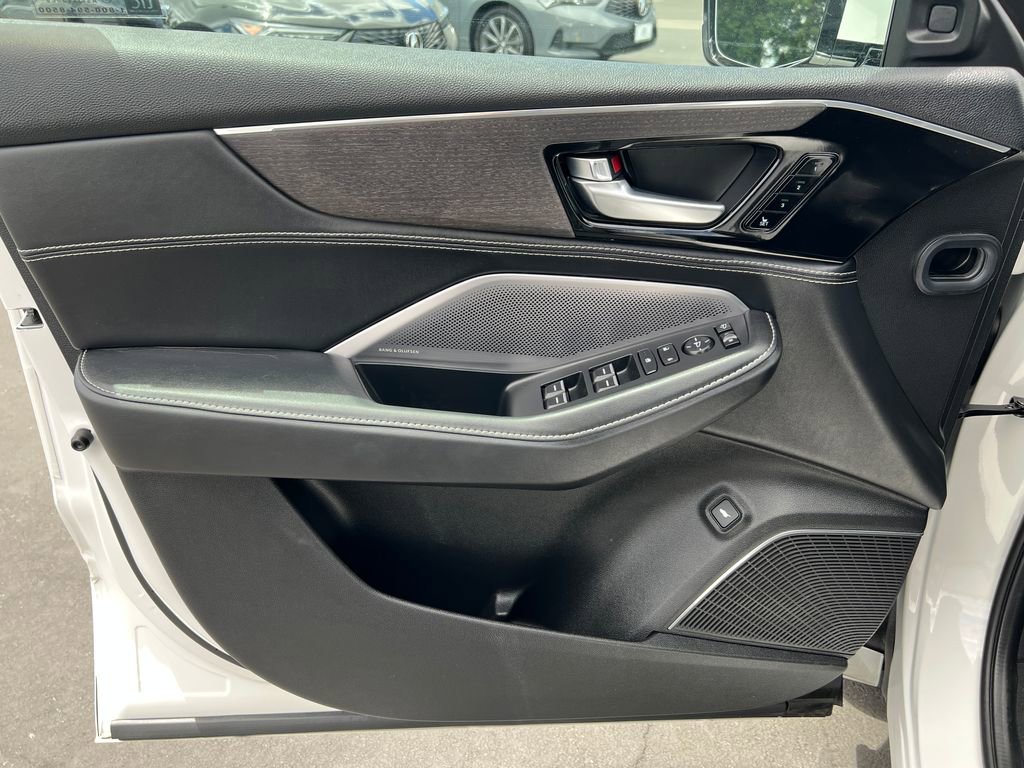 Certified 2025 Acura MDX SH-AWD w/ Advance Package image 12