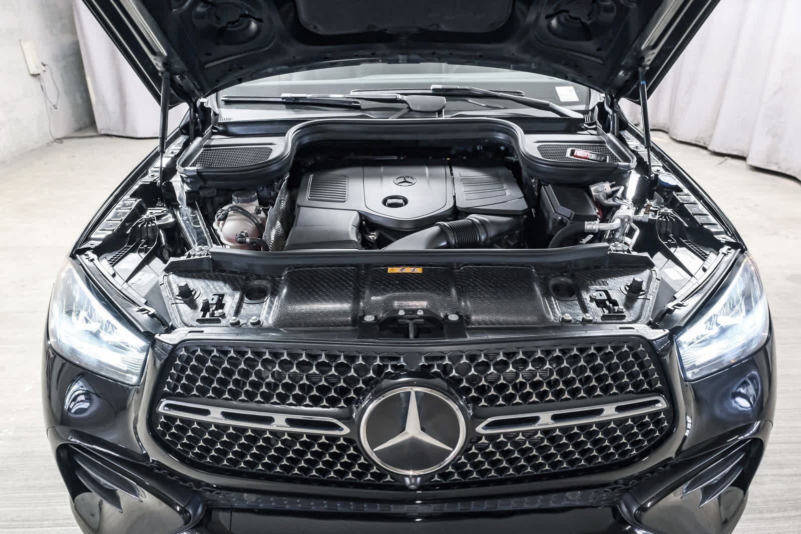 Certified 2025 Mercedes-Benz GLE 350 4MATIC w/ AMG Line Exterior image 33