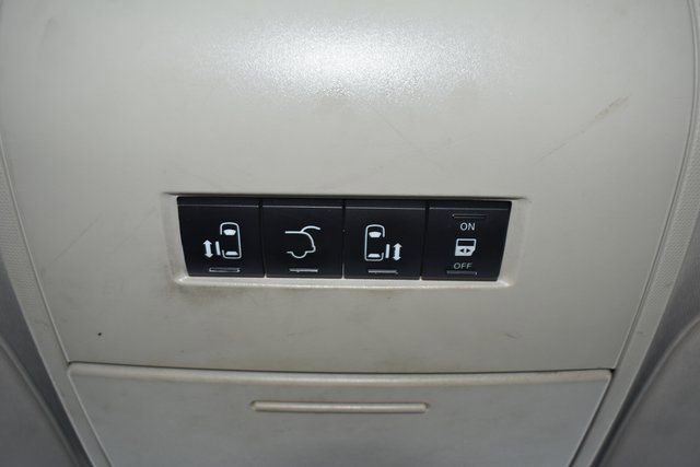 Used 2013 Dodge Grand Caravan SXT w/ Rear Park Assist Pkg image 28