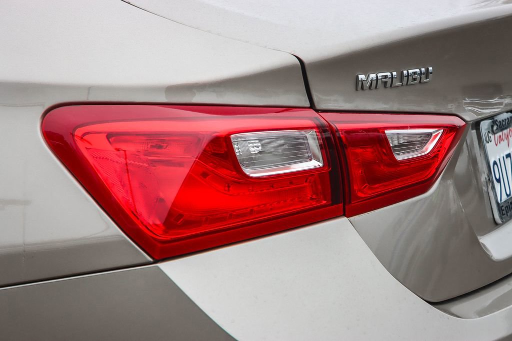 Used 2025 Chevrolet Malibu LT image 8