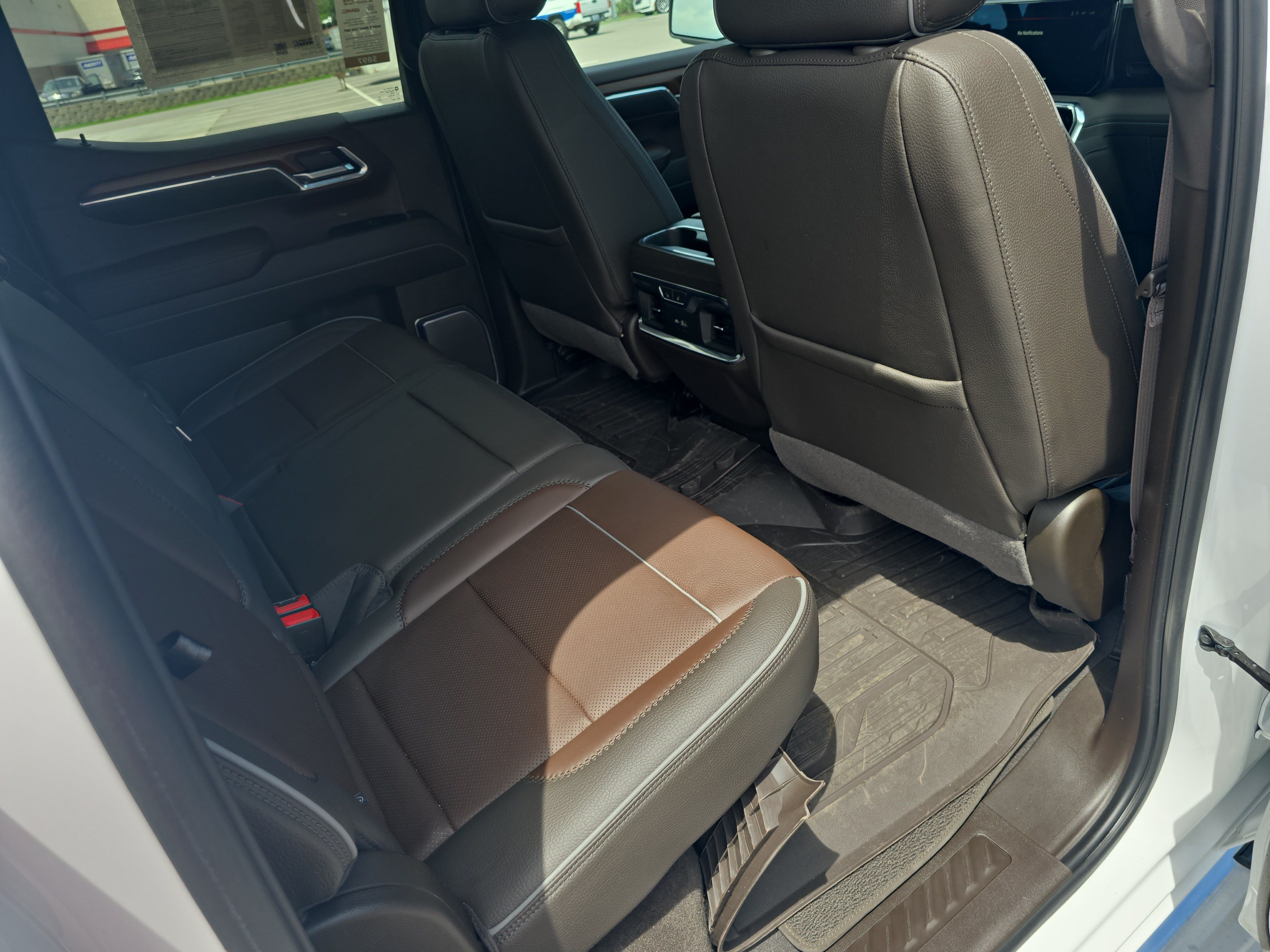 Used 2023 GMC Sierra 1500 Denali AWD/4WD image 11