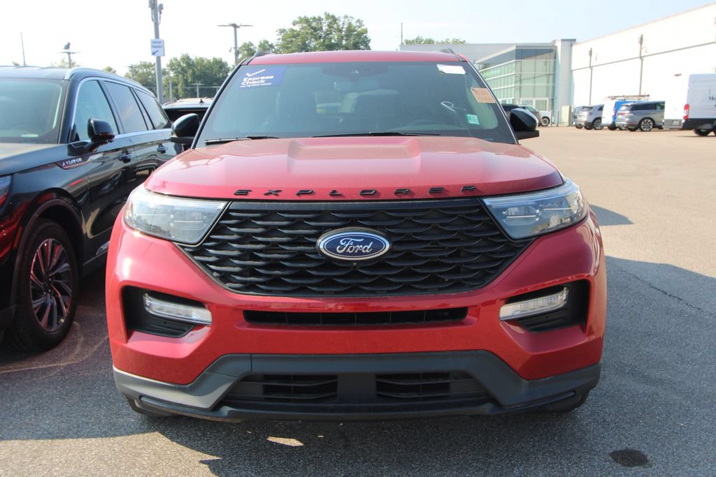 Used 2024 Ford Explorer ST-Line w/ Class IV Trailer Tow Package AWD/4WD image 2