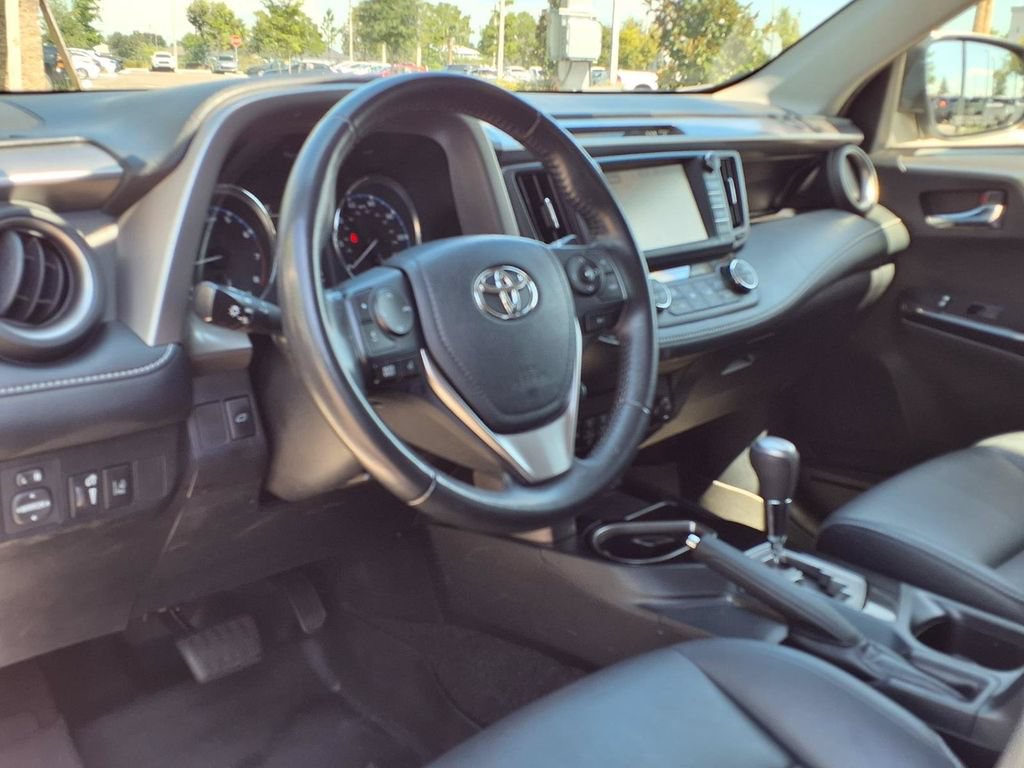 Used 2018 Toyota RAV4 Limited FWD image 20
