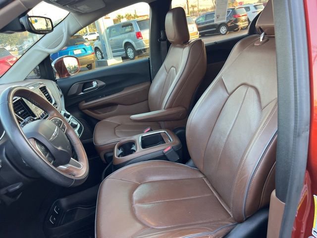Used 2018 Chrysler Pacifica Limited w/ Tire & Wheel Group image 8