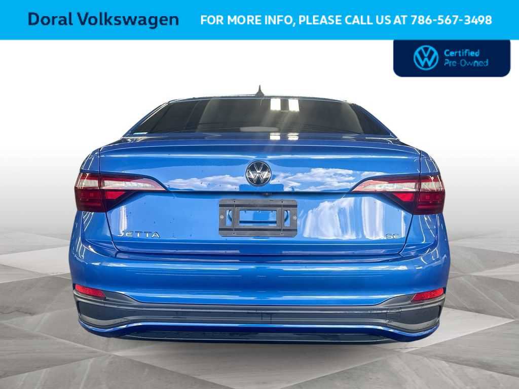 Certified 2023 Volkswagen Jetta SE w/ Panoramic Sunroof Package FWD image 7