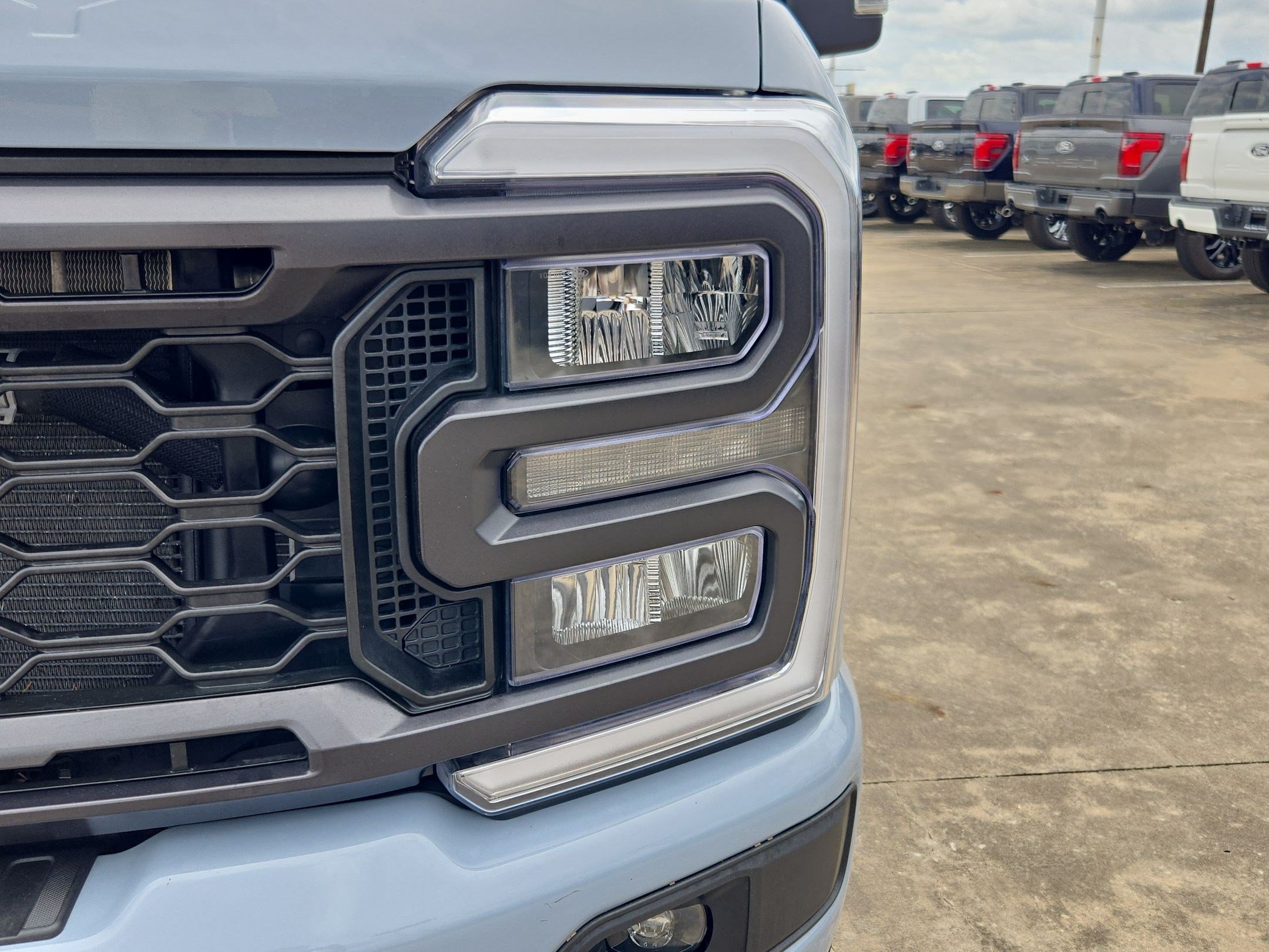 Used 2024 Ford F250 Lariat w/ Lariat Ultimate Package AWD/4WD image 12