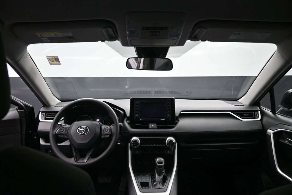 Used 2021 Toyota RAV4 XLE AWD/4WD image 26