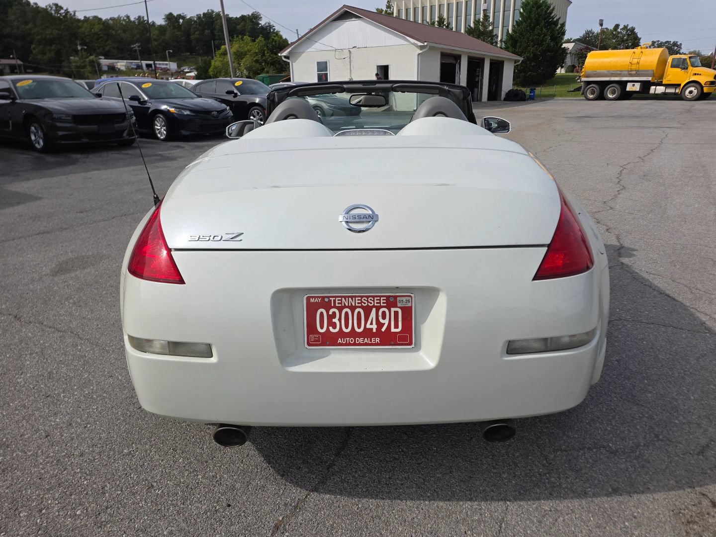 Used 2005 Nissan 350Z Touring RWD image 3