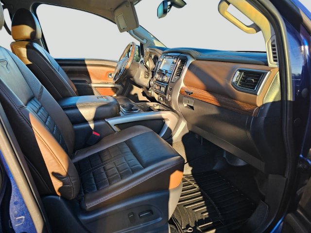 Used 2018 Nissan Titan Platinum Reserve AWD/4WD image 11
