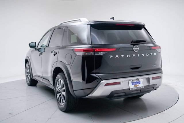 Used 2025 Nissan Pathfinder SL FWD image 4