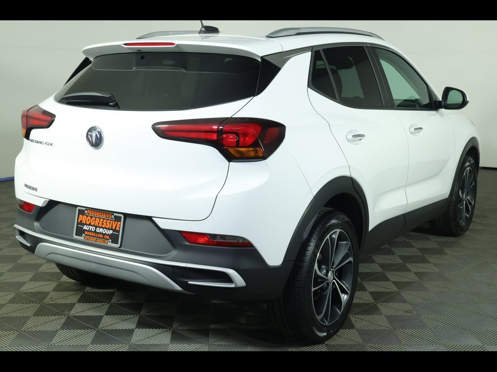 Used 2021 Buick Encore GX Select image 2