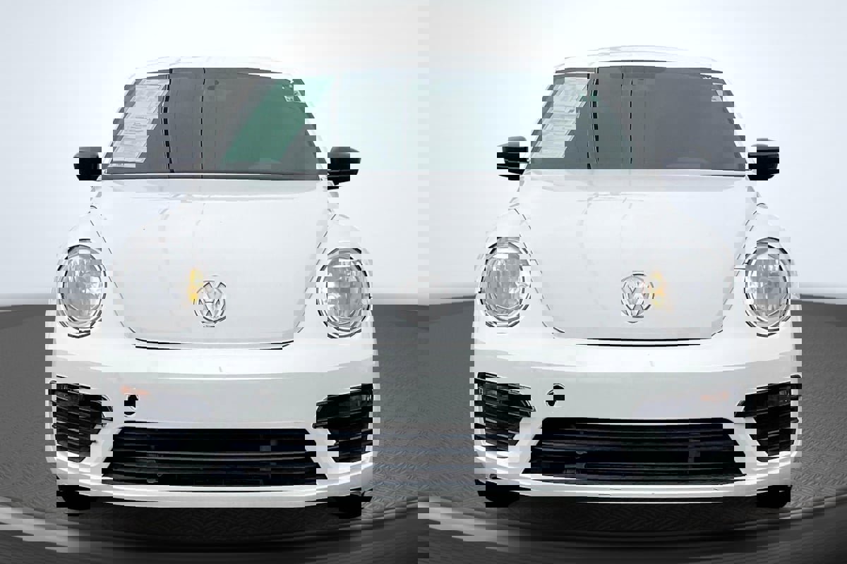 Used 2018 Volkswagen Beetle S image 3
