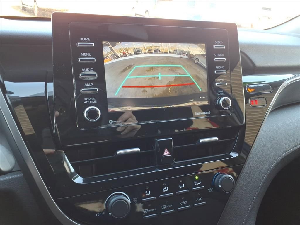 Used 2021 Toyota Camry LE image 22