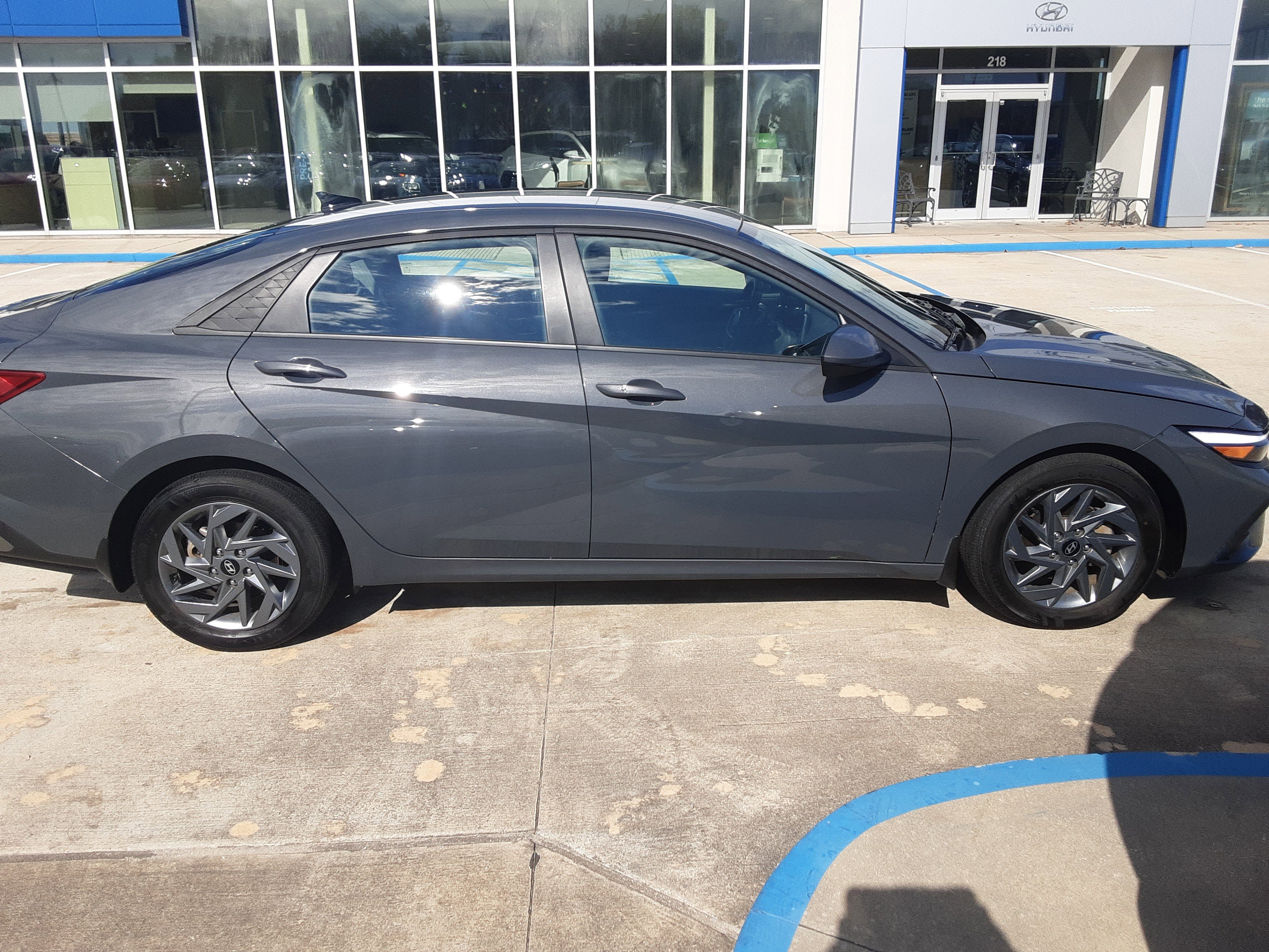 Used 2024 Hyundai Elantra SEL image 8
