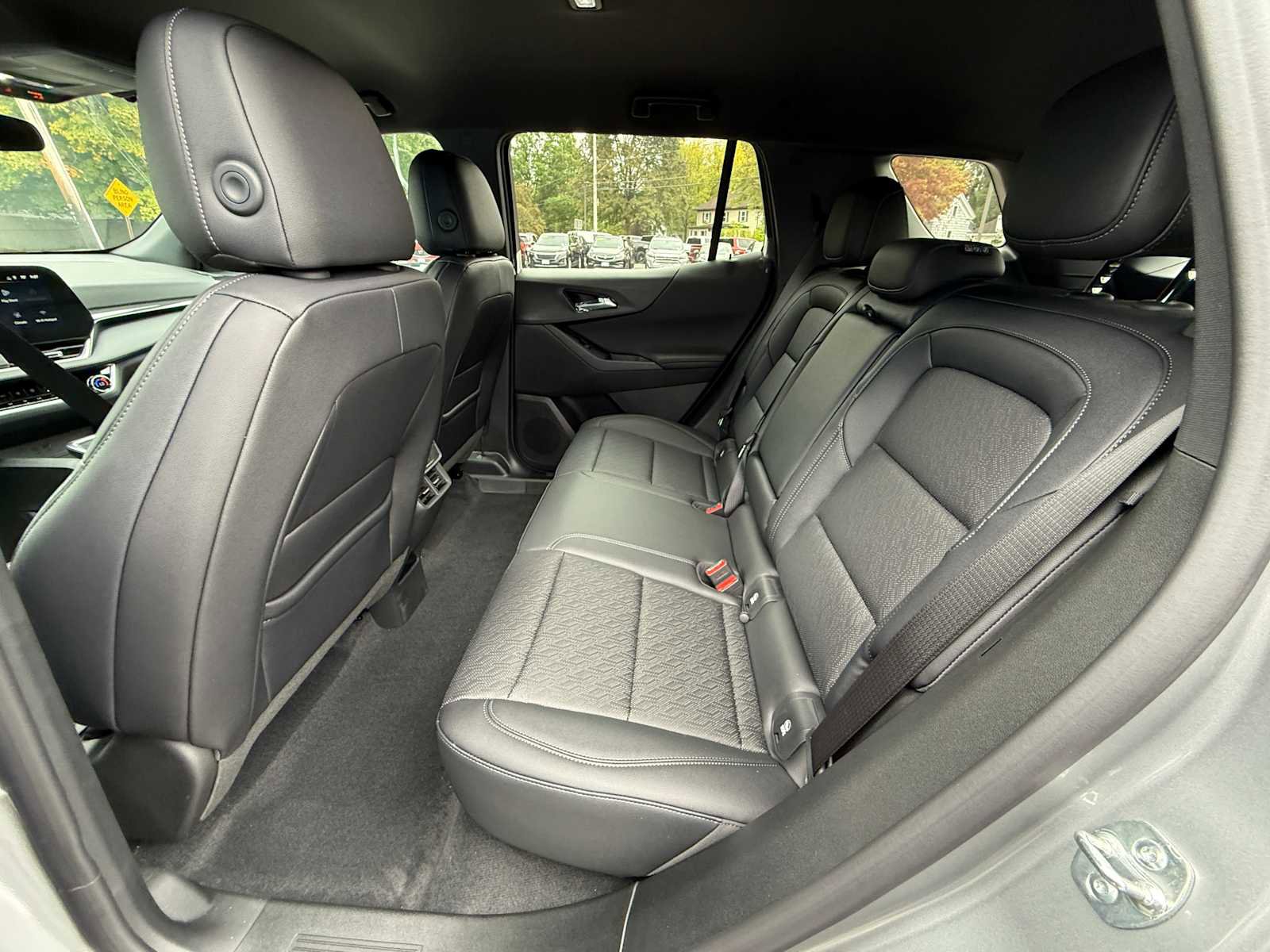 New 2026 Chevrolet Equinox LT w/ Convenience Package II image 21