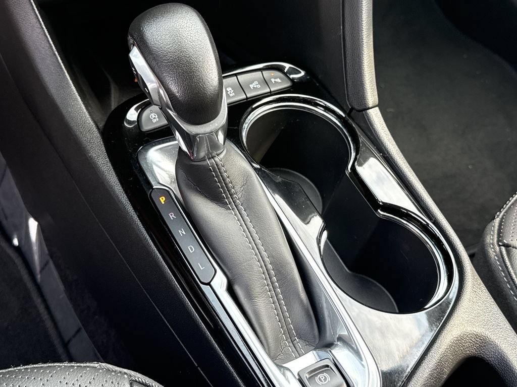 Used 2022 Buick Encore GX Essence w/ Advanced Technology Package FWD image 21