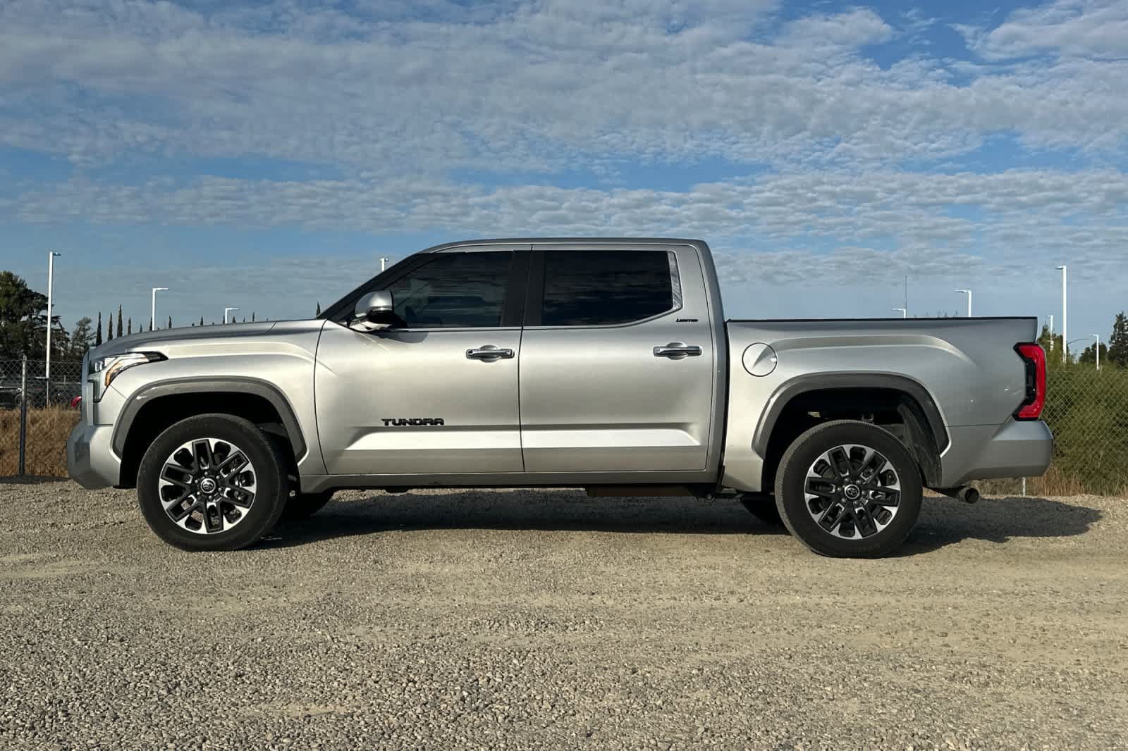Used 2024 Toyota Tundra Limited AWD/4WD image 5