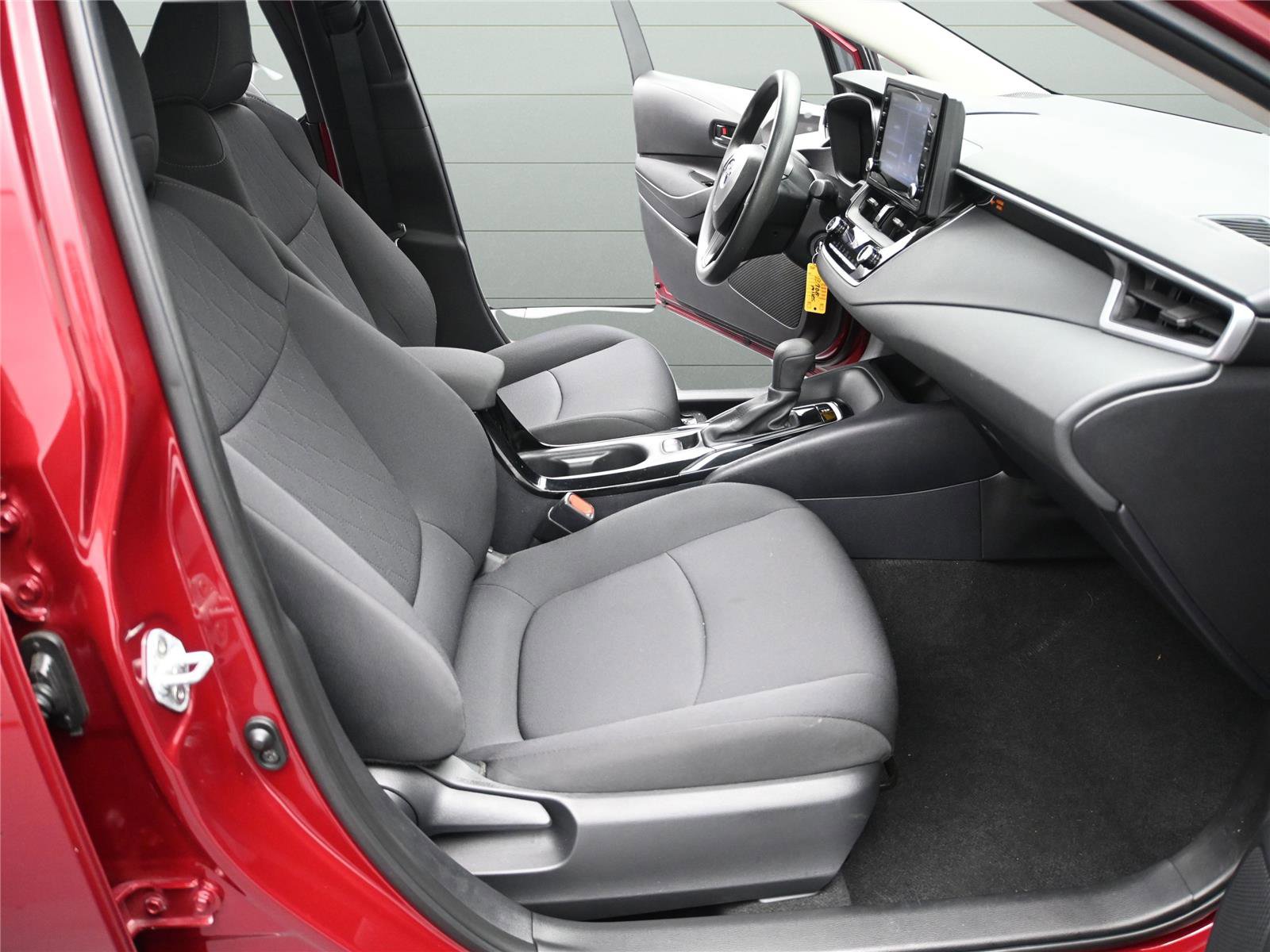 Used 2022 Toyota Corolla LE image 11