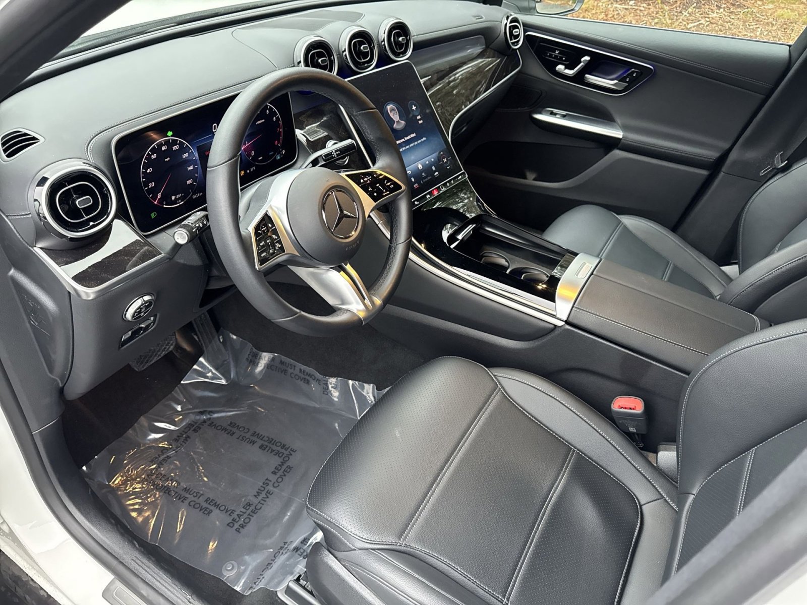 Used 2024 Mercedes-Benz GLC 300 4MATIC image 10