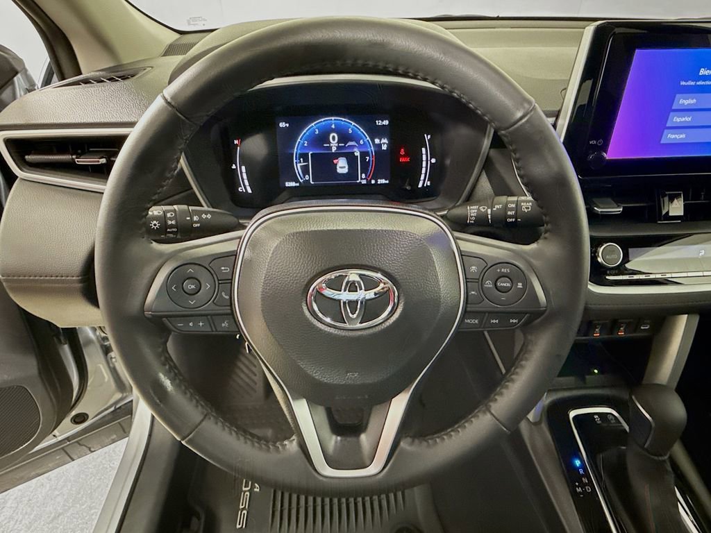 Certified 2025 Toyota Corolla Cross XLE image 11