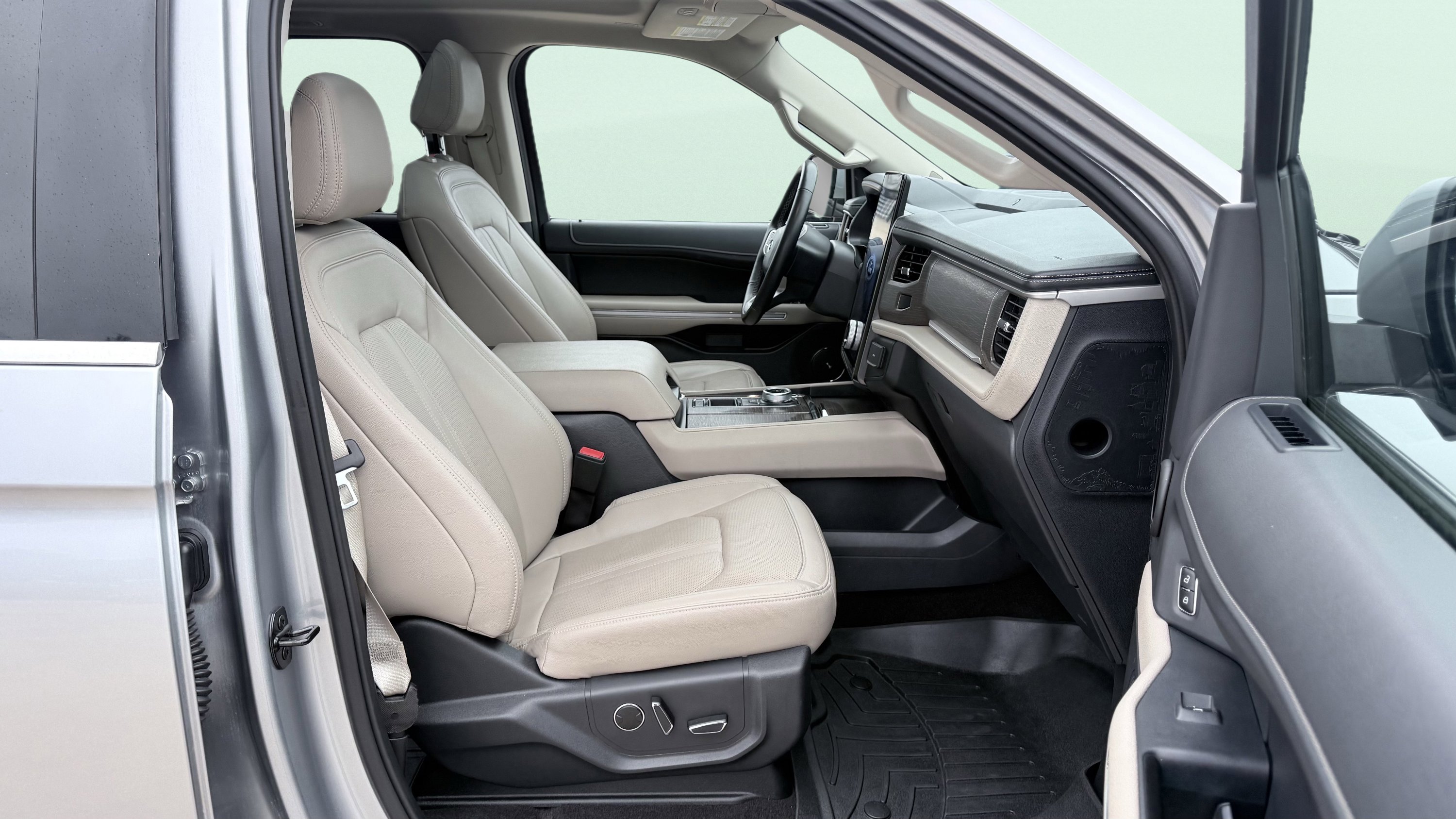 Used 2023 Ford Expedition Limited RWD image 50