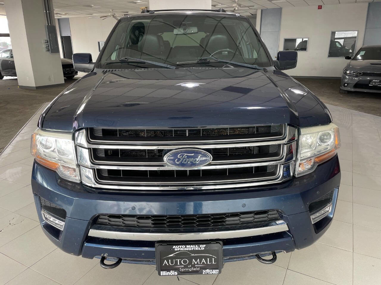 Used 2015 Ford Expedition Limited w/ Equipment Group 301A AWD/4WD image 2