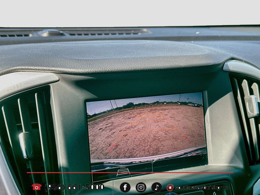 Used 2024 GMC Terrain SLE w/ Driver Convenience Package FWD image 17