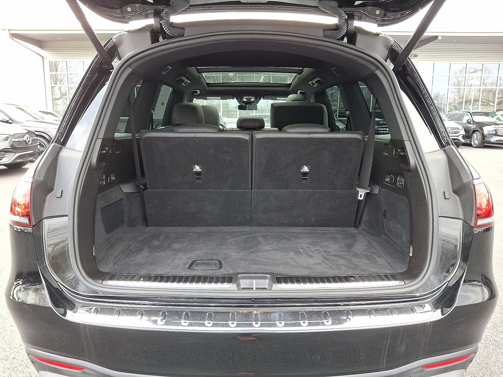 Used 2023 Mercedes-Benz GLS 450 4MATIC image 31