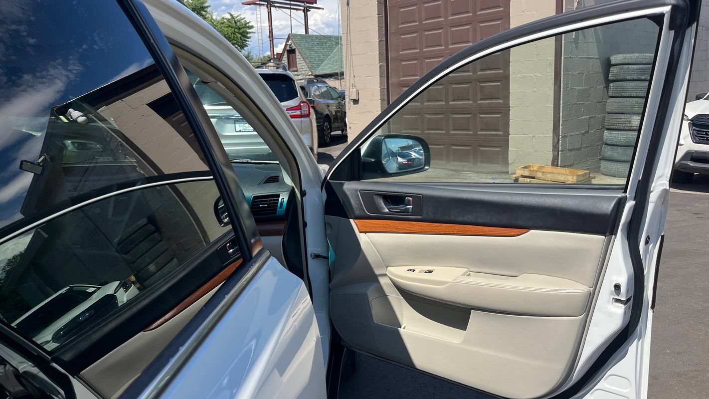 Used 2013 Subaru Outback 2.5i Limited AWD/4WD image 11