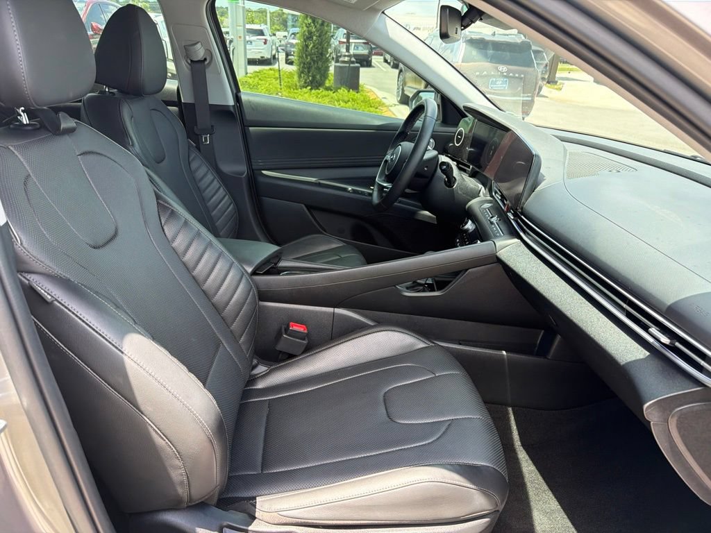 Certified 2023 Hyundai Elantra Limited w/ Cargo Package FWD image 14