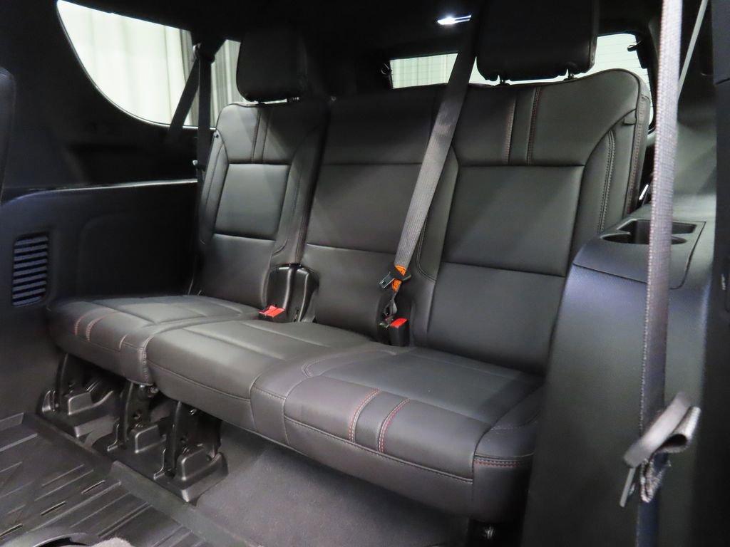 Used 2024 Chevrolet Suburban RST w/ Luxury Package image 12