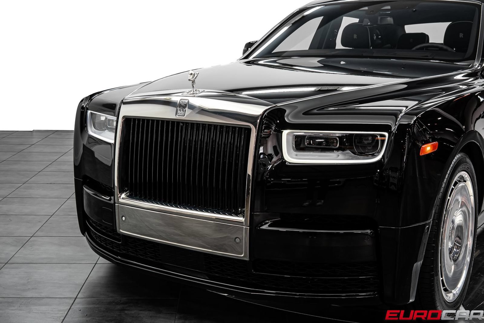 Used 2022 Rolls-Royce Phantom Sedan RWD image 14