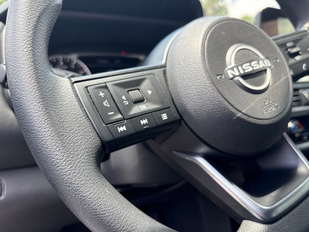 Used 2024 Nissan Pathfinder S AWD/4WD image 22