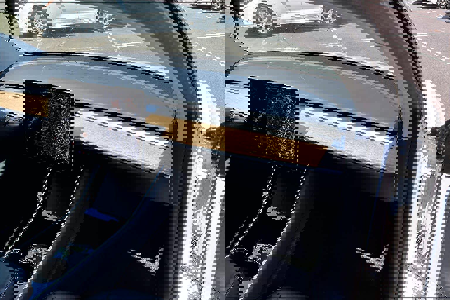 Used 2021 Tesla Model Y Long Range image 18