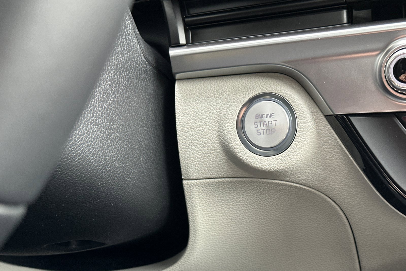 New 2025 Kia Telluride S image 19