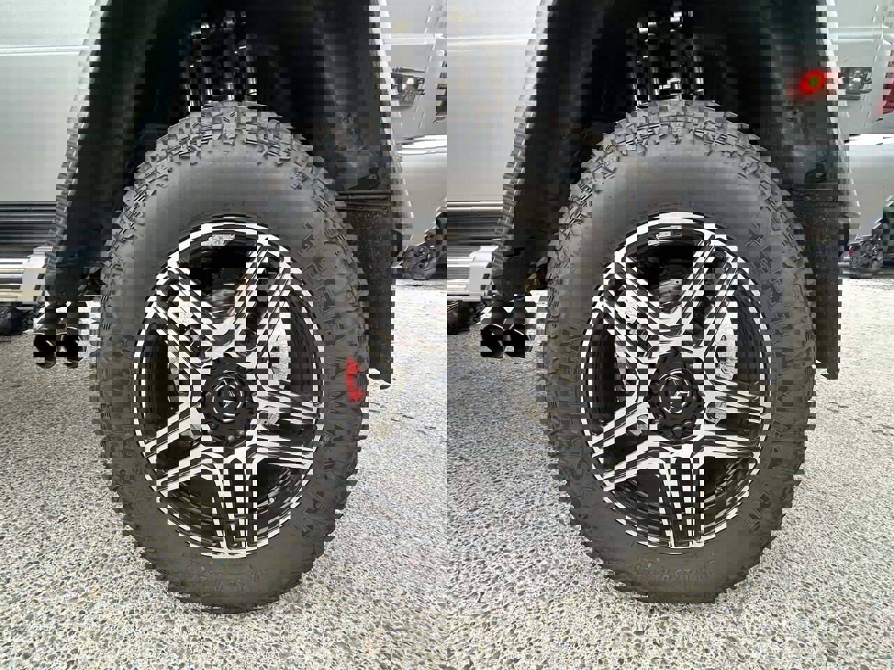 Used 2017 Mercedes-Benz G 550 Squared image 37