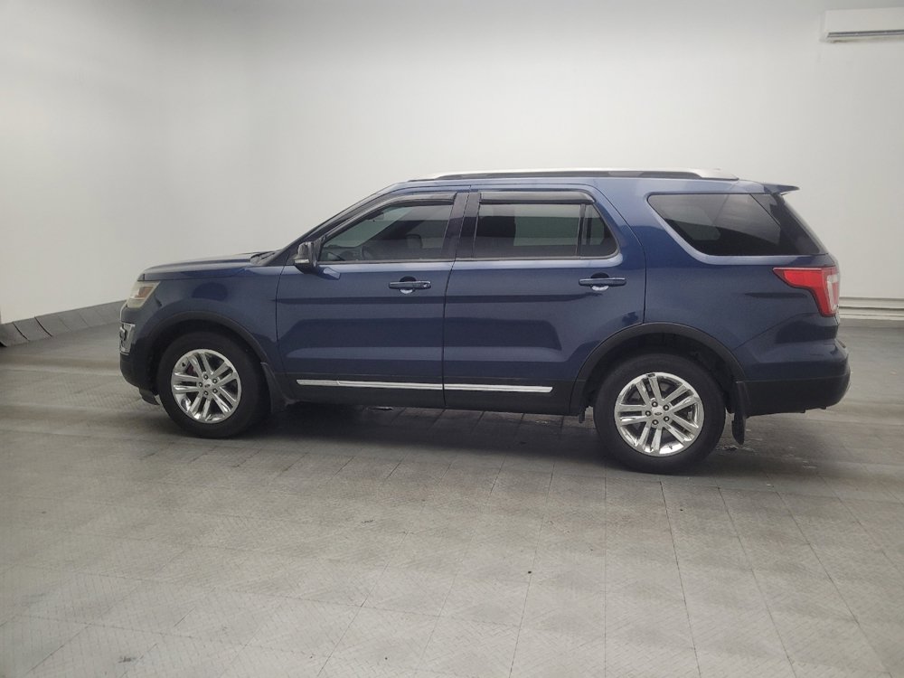 Used 2016 Ford Explorer XLT FWD image 3