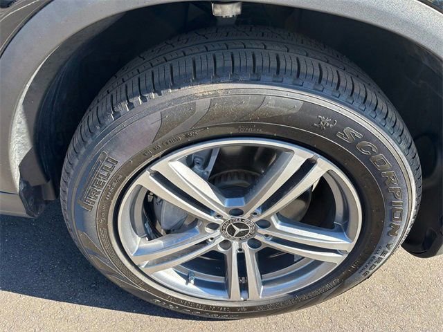 Used 2022 Mercedes-Benz GLC 300 w/ Premium Package Lite image 23