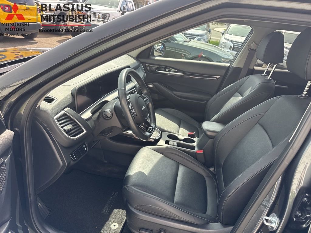 Used 2024 Kia Seltos SX w/ SX Sunroof Package AWD/4WD image 23