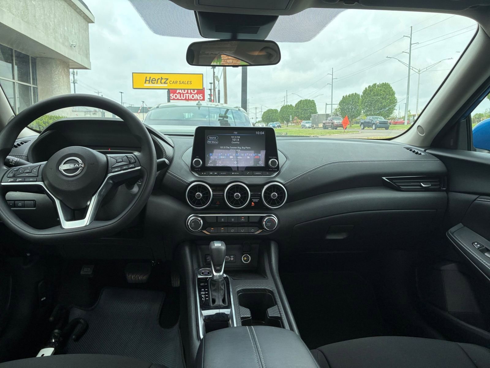 Used 2025 Nissan Sentra SV FWD image 31