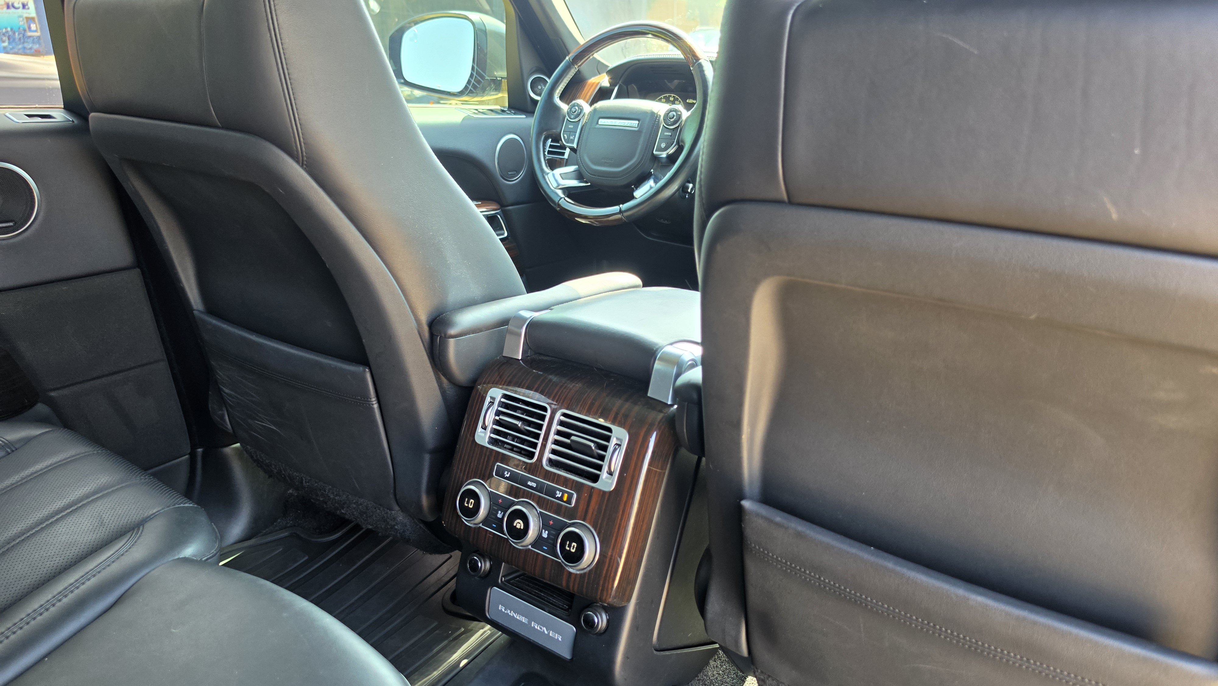 Used 2017 Land Rover Range Rover Supercharged AWD/4WD image 29