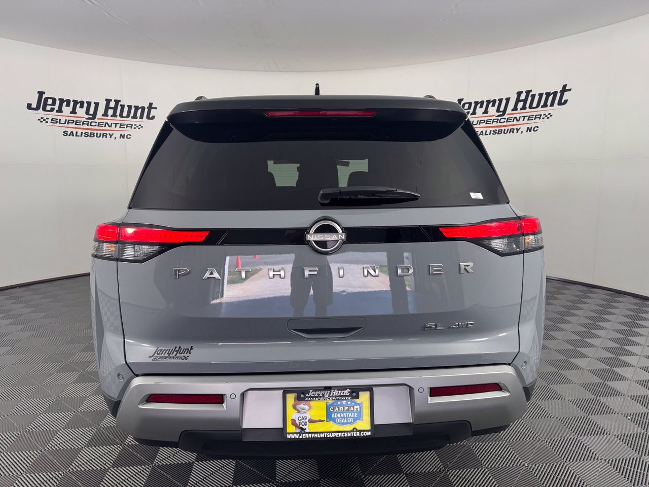 Used 2024 Nissan Pathfinder SL AWD/4WD image 7