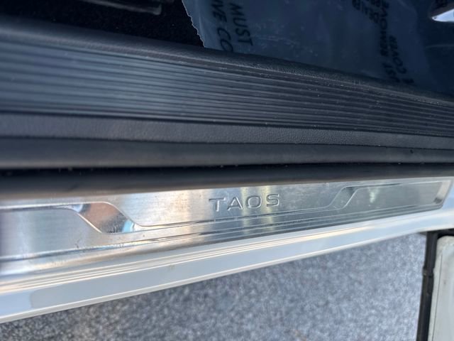 Used 2025 Volkswagen Taos SE image 32